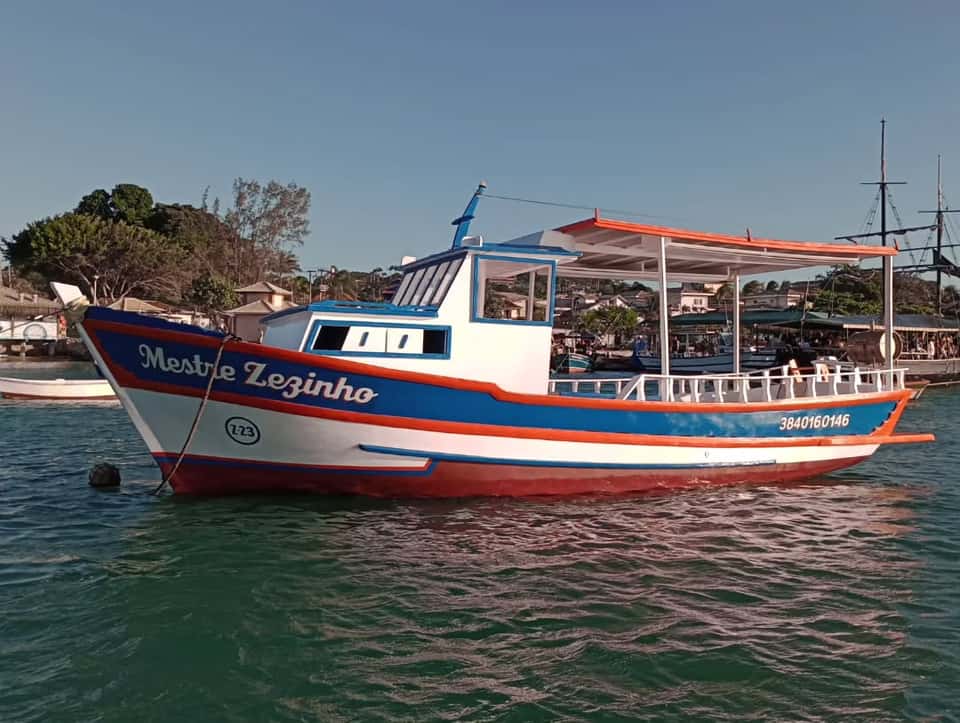 Passeio de Barco - 26 Lugares em Búzios